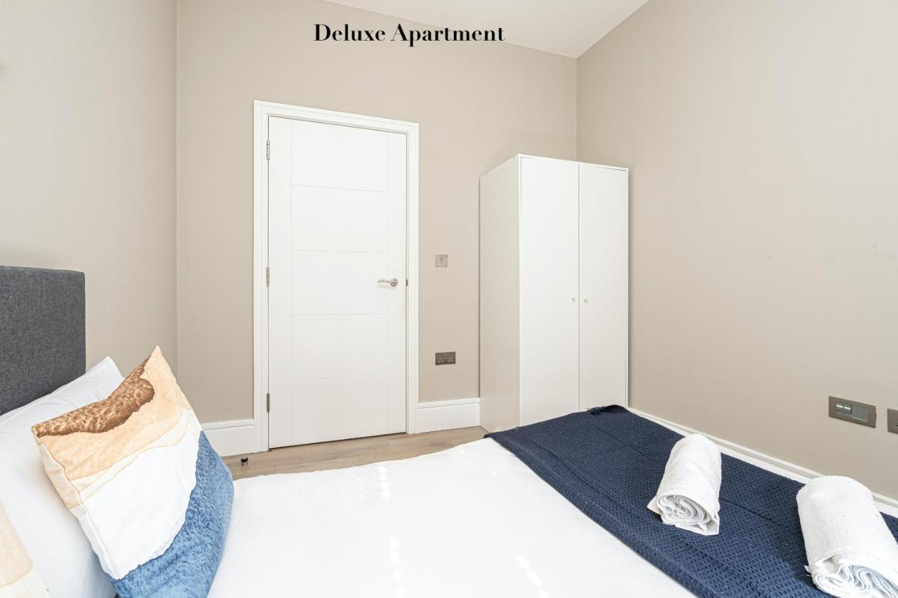 Superb Apartments Opposite Edgware Road Station Londra Esterno foto