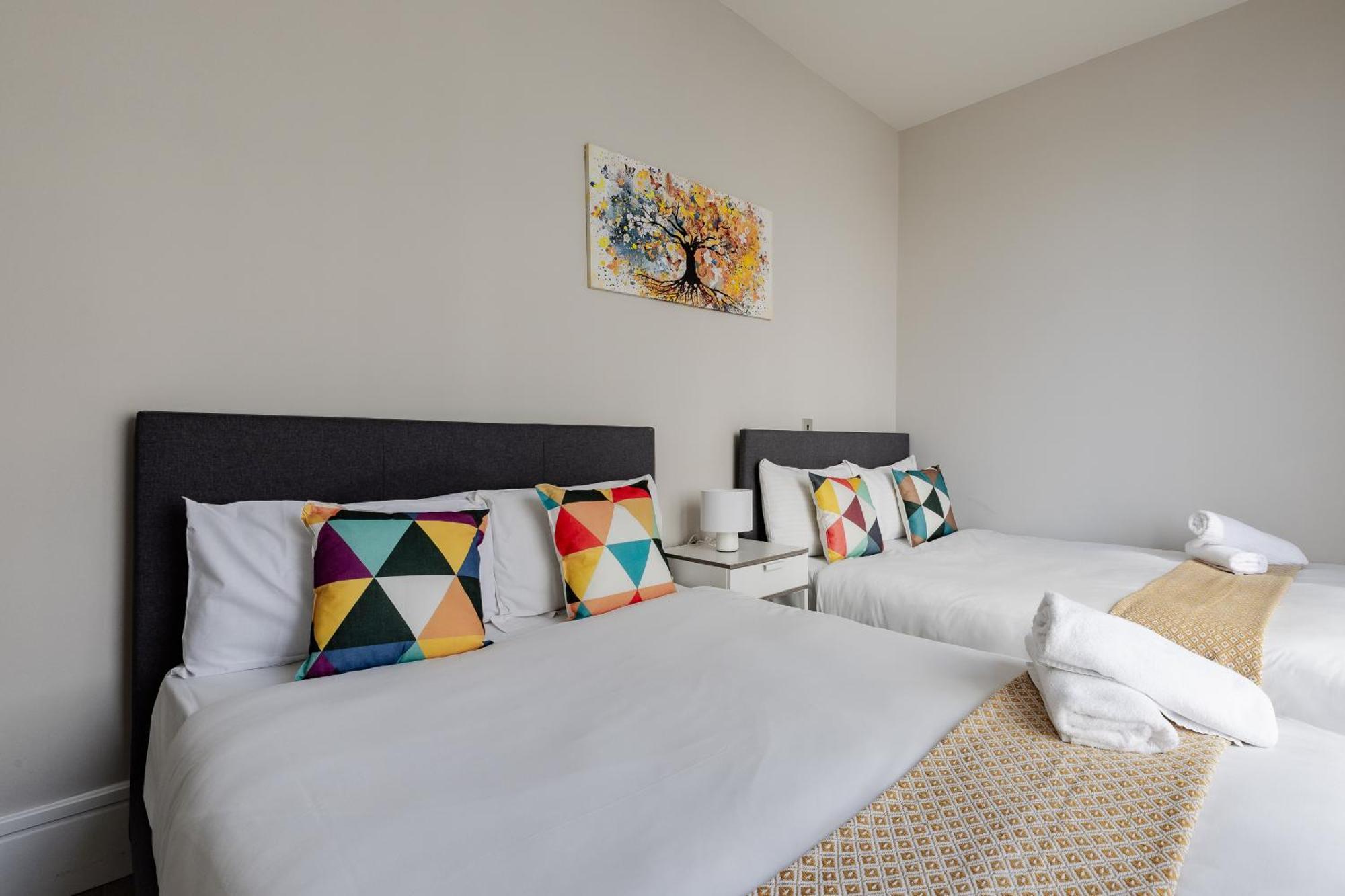 Superb Apartments Opposite Edgware Road Station Londra Camera foto